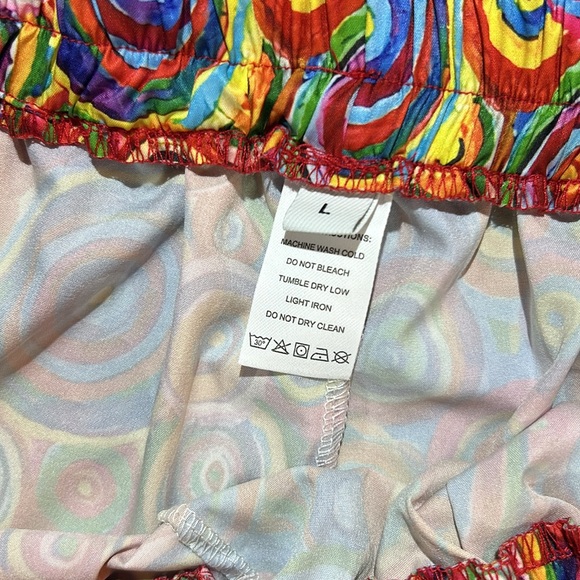 Funky shorts - Picture 3 of 5